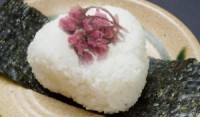 お花見 桜おにぎり